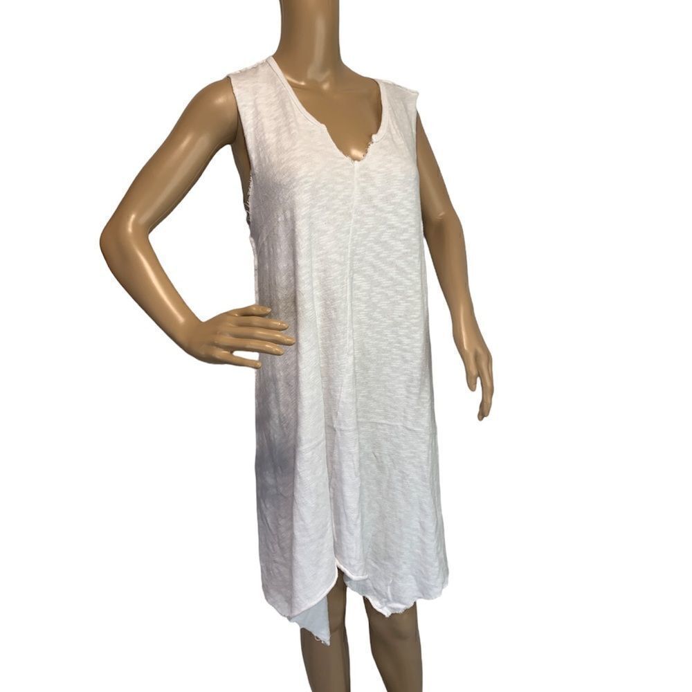 𝅺nwt Michelle White Distressed Dress